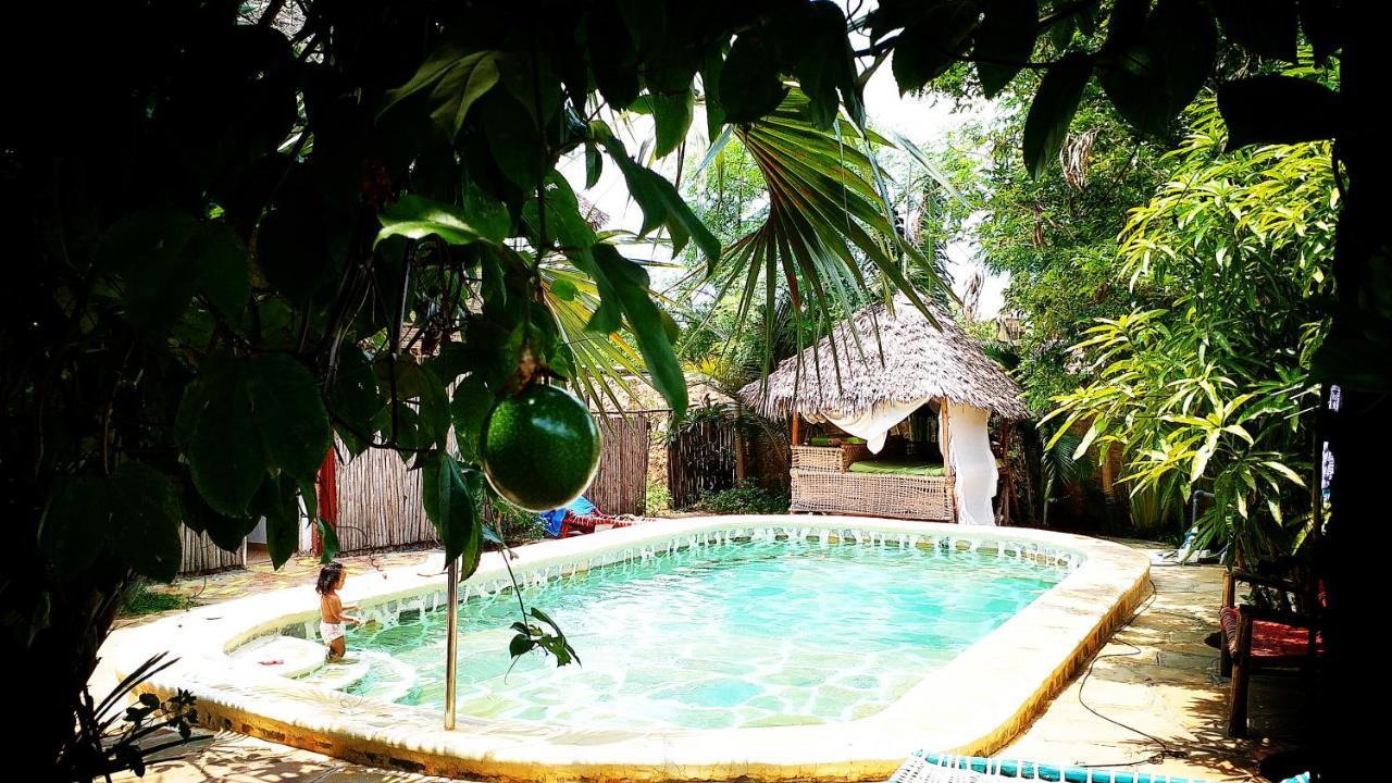 Diani Hostel Playa de Diani Exterior foto