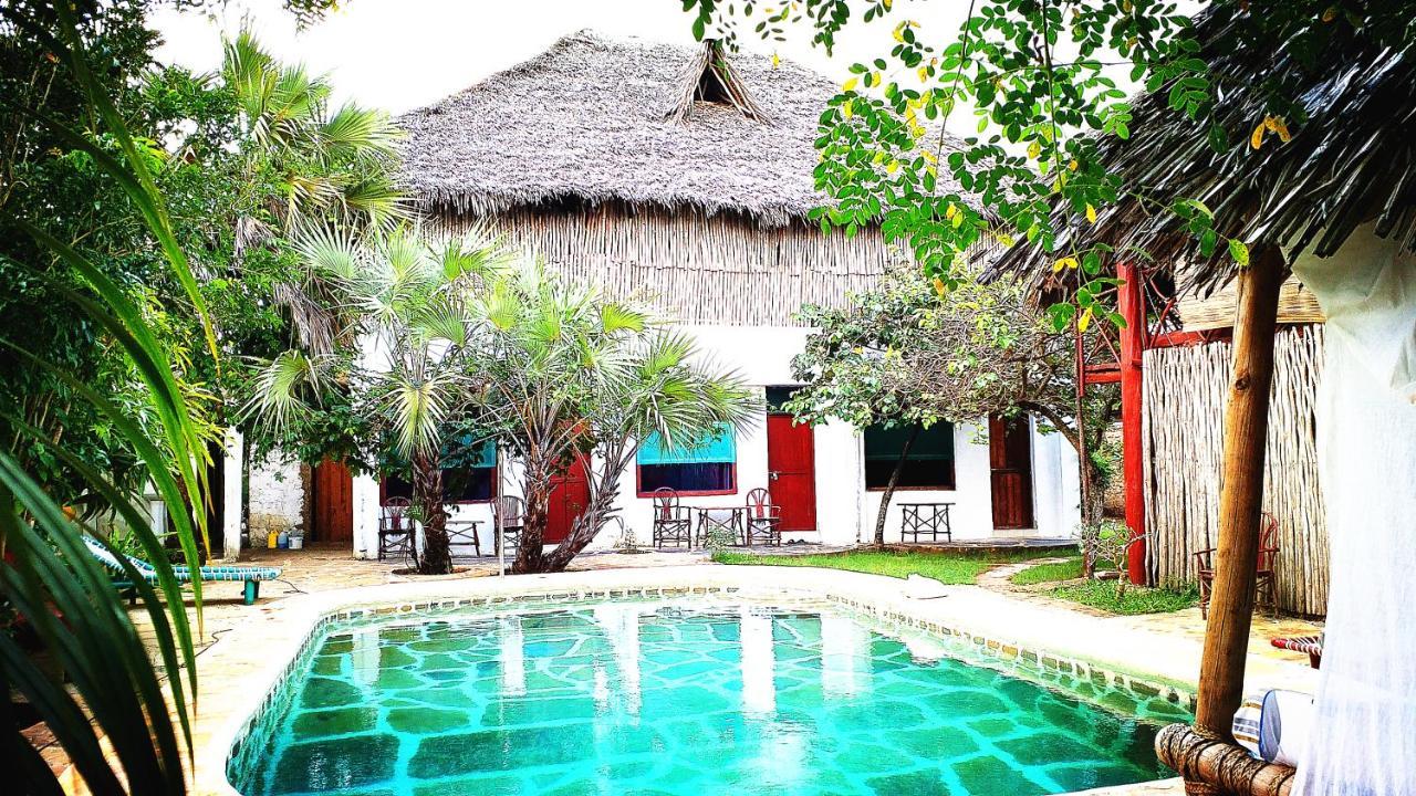 Diani Hostel Playa de Diani Exterior foto
